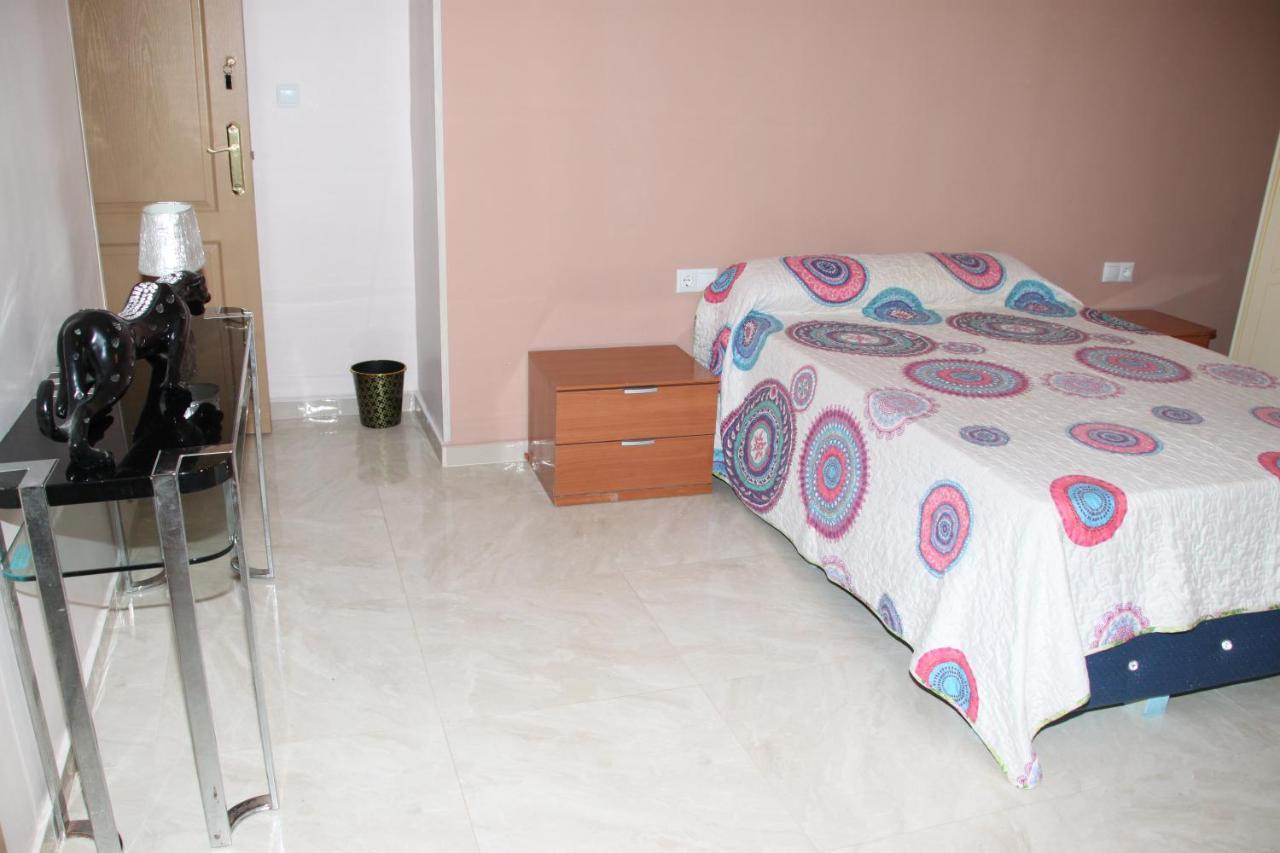 Pension La Lambra Azul Аликанте Екстериор снимка