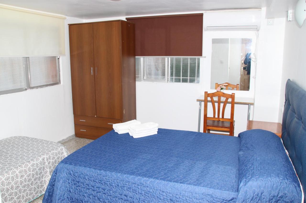 Pension La Lambra Azul Аликанте Екстериор снимка